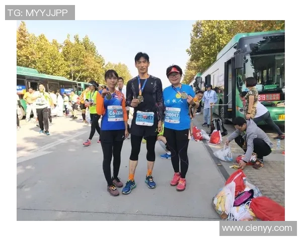 深度对话：周秀英如何在足球世界中追寻梦想与坚持的故事